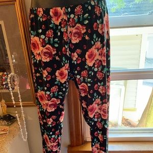 Rose printed plus size leggings